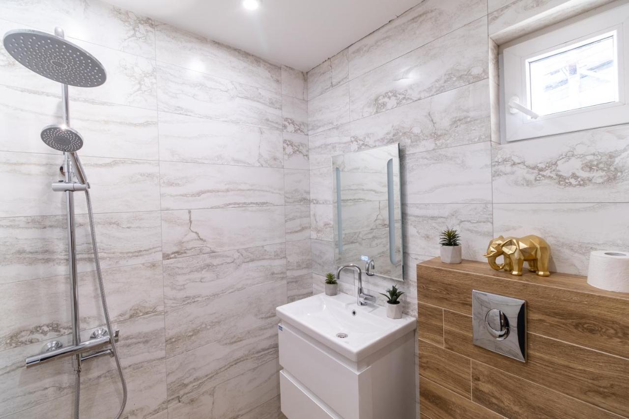 Chic 1Br Apartment With Balcony In Plovdiv Luaran gambar