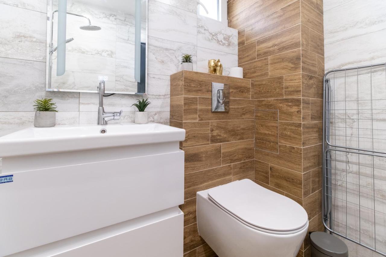 Chic 1Br Apartment With Balcony In Plovdiv Luaran gambar