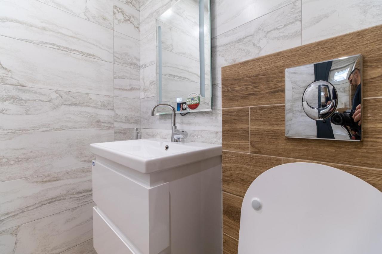 Chic 1Br Apartment With Balcony In Plovdiv Luaran gambar